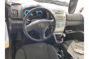 Toyota Corolla Verso (R1) 2.0 D-4D Sol 2004 para piezas | Desguace Gandia SL