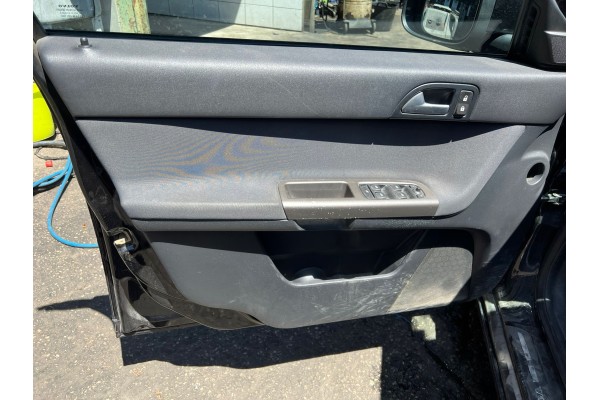 Volvo V50 Familiar D4 Kinetic 2011 para piezas | Desguace Gandia SL