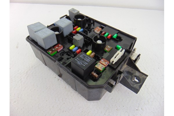 39068005 CAJA RELES / FUSIBLES OPEL CORSA E