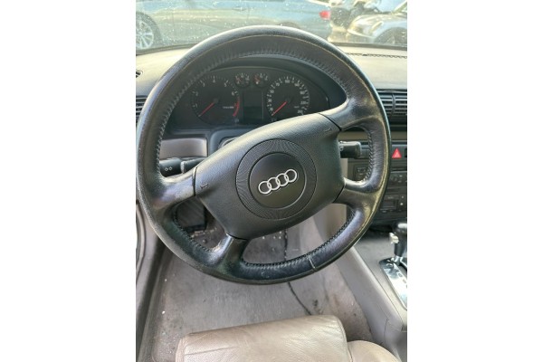 Audi A4 Berlina (B5) 2.4 2000 para piezas | Desguace Gandia SL