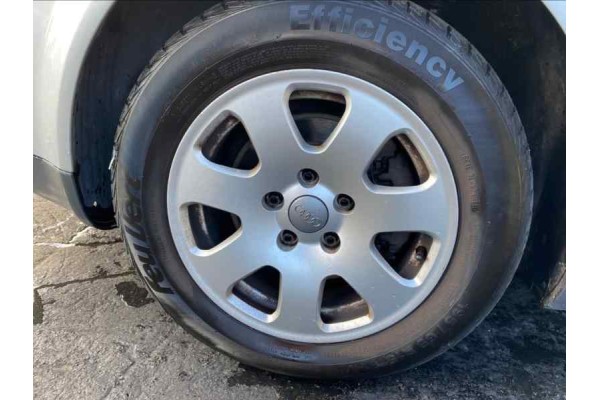 Audi A4 Berlina (8E) 1.9 TDI 2003 para piezas | Desguace Gandia SL