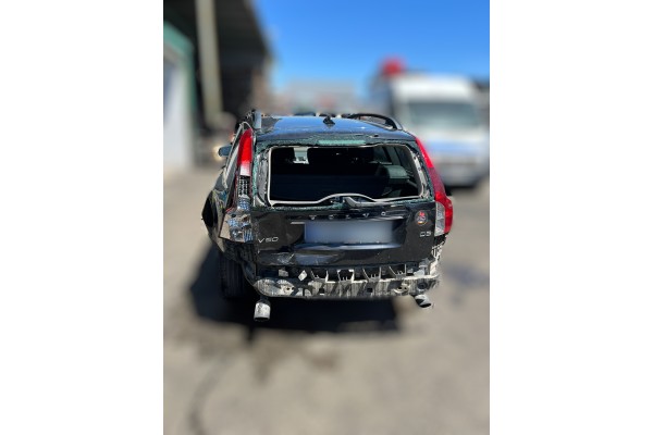 Volvo V50 Familiar D4 Kinetic 2011 para piezas | Desguace Gandia SL