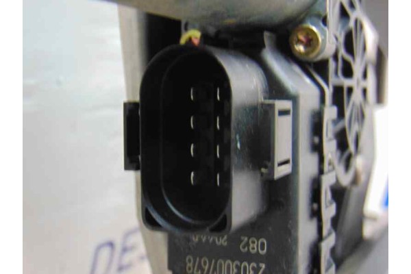 Elevalunas trasero derecho, Audi A6 Avant (4B5) 2.7 T Quattro 2001, 4B0839398B