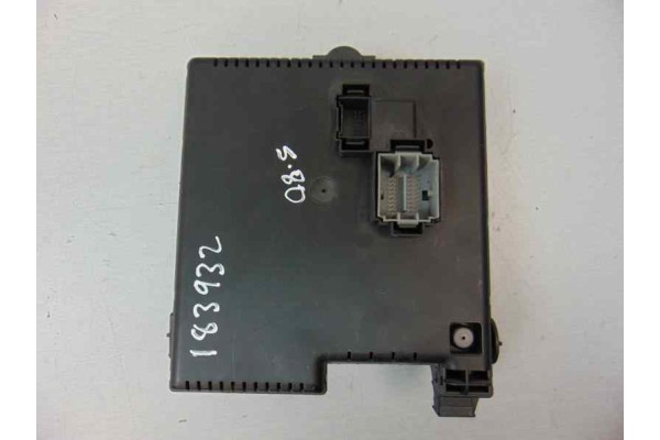 Caja reles / fusibles, Volvo S80 Berlina D5 2004, 8676391