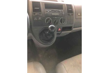 Volkswagen T5 Transporter Furgón/Combi (7H) Caja Cerrada 2009 para piezas | Desguace Gandia SL