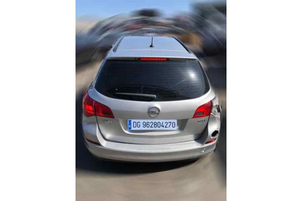 Opel Astra J Sports Tourer Sport 2011 para piezas | Desguace Gandia SL