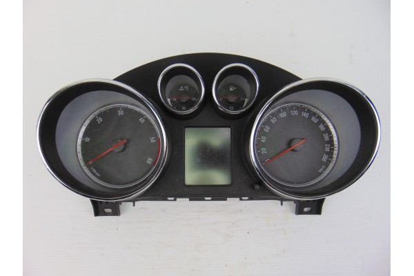 Cuadro instrumentos, Opel Insignia Berlina Cosmo 2010, 13333353