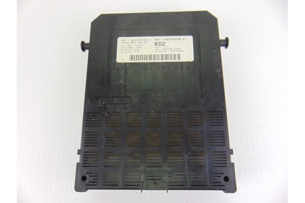 Caja reles / fusibles, Peugeot 307 (S1)(04.2001) XR Clim Plus 2004, 9651197780A