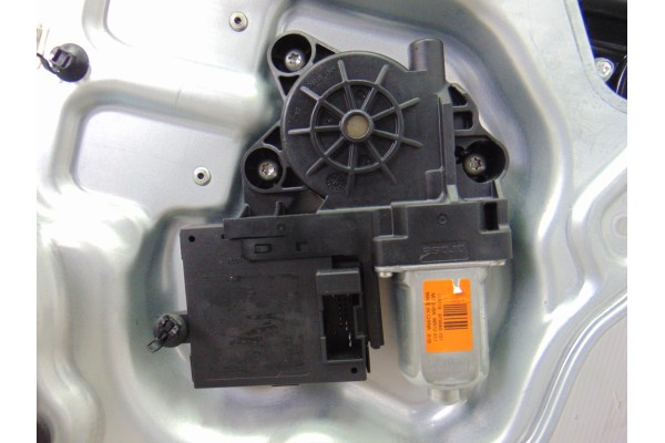 Elevalunas trasero derecho, Volvo V50 Familiar D4 Kinetic 2011
