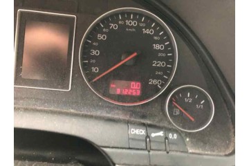 Audi A4 Berlina (8E) 2.5 TDI 2003 para piezas | Desguace Gandia SL
