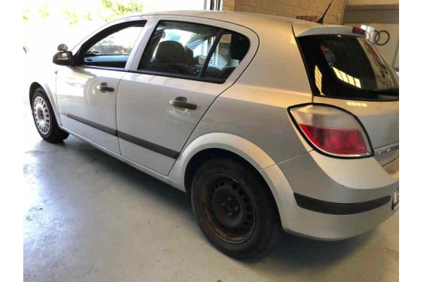 Opel Astra H Berlina Essentia 2005 para piezas | Desguace Gandia SL