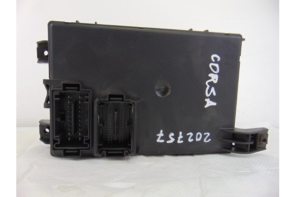 Caja reles / fusibles, Opel Corsa D Cosmo 2009, 13301562
