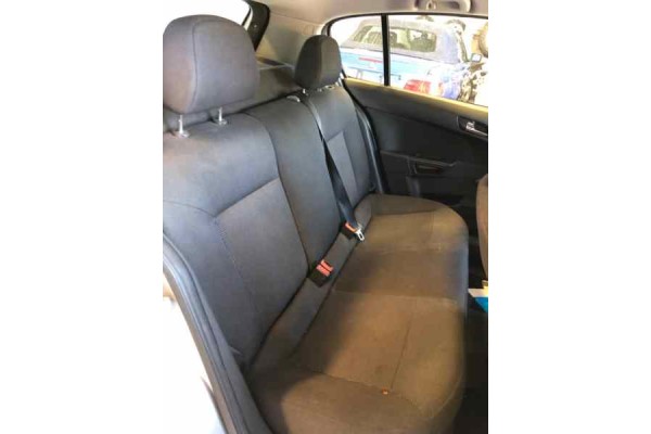 Opel Astra H Berlina Essentia 2005 para piezas | Desguace Gandia SL