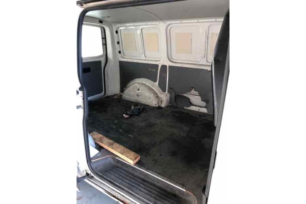 Volkswagen T5 Transporter Furgón/Combi (7H) Caja Cerrada Economy 2006 para piezas | Desguace Gandia SL