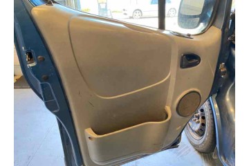 Opel Vivaro Combi 2.7T Corto 2004 para piezas | Desguace Gandia SL