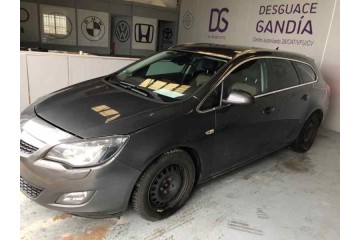 Opel Astra J Sports Tourer Sport 2011 para piezas | Desguace Gandia SL