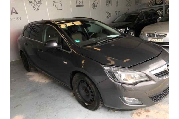 Opel Astra J Sports Tourer Sport 2011 para piezas | Desguace Gandia SL