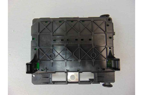 Caja reles / fusibles, Citroen C5 Berlina 2.0 HDi SX 2002, 9643498880