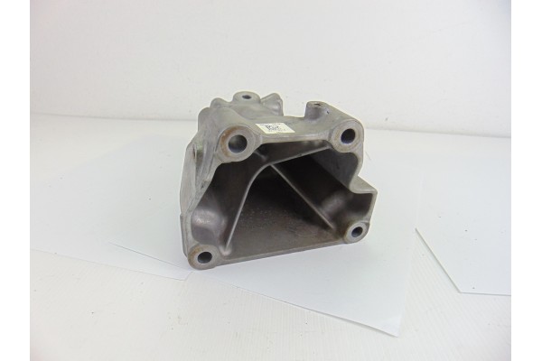 Soporte motor derecho, A6512235604