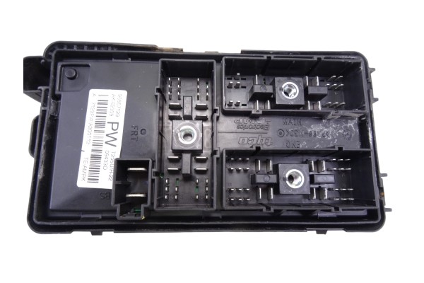 Caja reles / fusibles, Chevrolet Aveo Berlina Lt 2010, 96867129