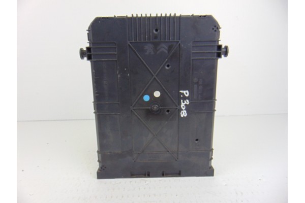 Caja reles / fusibles, Peugeot 308 Style 2015, 9807054180
