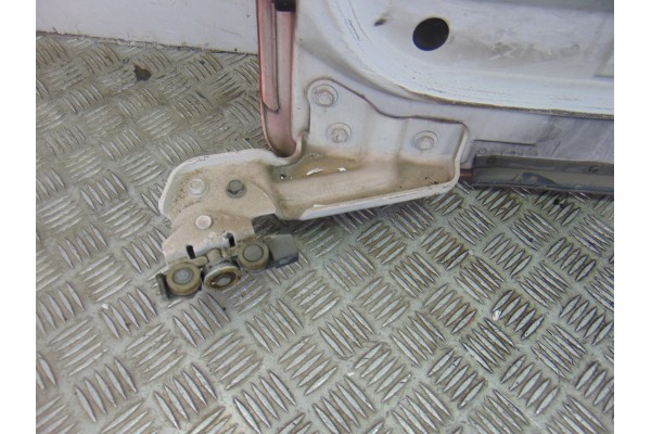 Puerta lateral corredera derecha, Nissan NV200 /Evalia (M20/M) Kombi Comfort 2010