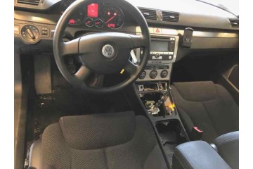 VOLKSWAGEN PASSAT VARIANT (3C5) Advance