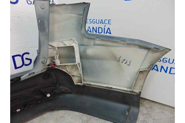 Paragolpes trasero