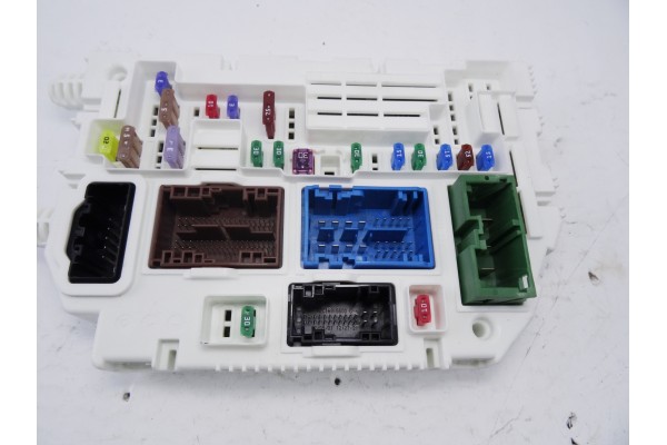 Caja reles / fusibles, Peugeot 308 (P5) Active Pack 2022, 9846631580