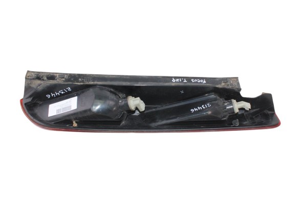 Piloto trasero izquierdo, Ford Focus Berlina (Cap) Trend 2005