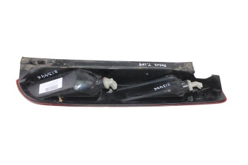 Piloto trasero izquierdo, Ford Focus Berlina (Cap) Trend 2005