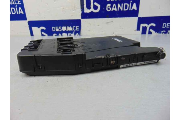 Caja reles / fusibles, Renault Scenic Ii (Jm) Confort Authentique 2004, 8200309690