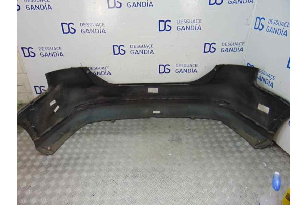 Paragolpes trasero