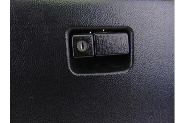 Guantera, Toyota Mr 2 Roadster (W30) 1.8 SMT Hardtop 2004, 64429-17010