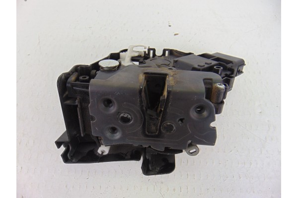 Cerradura puerta delantera izquierda, Volvo V50 Familiar D4 Kinetic 2011, 30799308