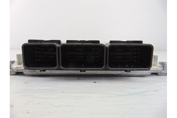 Centralita motor uce, Mitsubishi Carisma Berlina 5 (DA0) 1900 DI-D Comfort 2003, 8200142442