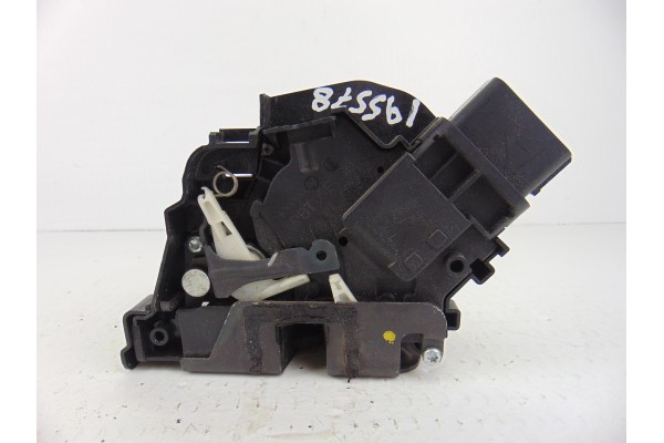 Cerradura puerta delantera izquierda, Ford Focus Berlina (CB4) Trend 2009, 3M5AR21813ET