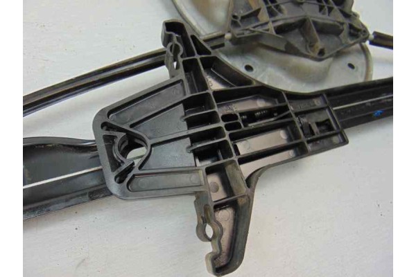 Elevalunas trasero derecho, Volkswagen Golf V (1K1)(10.2003) Trendline 2004, 1K0959704C