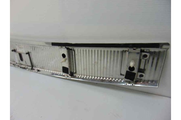 Molduras traseras, Volkswagen Touareg (7LA) Tdi V6 2004, 7L6863459B