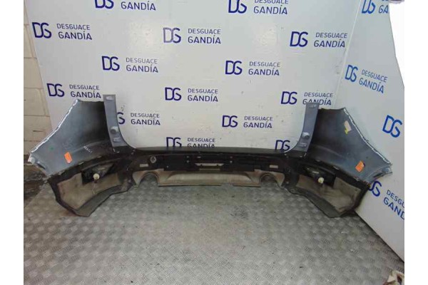 Paragolpes trasero