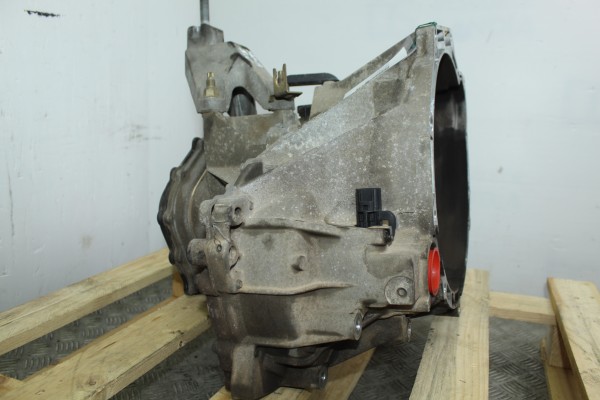 Caja cambios, Ford Focus Berlina (Cak) Ambiente 1998, XS4R7002AD
