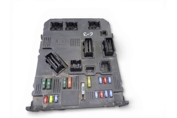 Caja reles / fusibles, Citroen C3 1.4 HDi Premier 2004, 9652474380