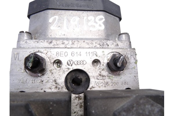 Abs, Audi A6 Berlina (4B2) 2.4 (121kW) 1997, 8E0614111R