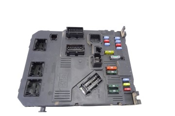 Caja reles / fusibles, Citroen Xsara Picasso 1.6 HDi 90 Exclusive 2009, 9657999780