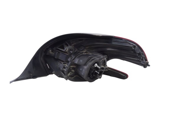 Piloto trasero izquierdo, Peugeot 208 Style 2016
