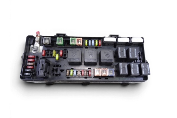 Caja reles / fusibles, Chrysler 300C (Le/lx) 3.0 Crd 2009, P04607524AF