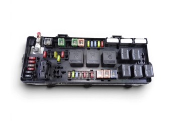 Caja reles / fusibles, Chrysler 300C (Le/lx) 3.0 Crd 2009, P04607524AF