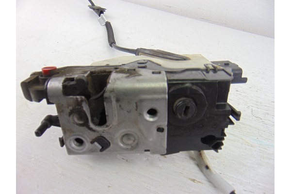 Cerradura puerta trasera izquierda, Peugeot 208 GT Line 2016, 9812501280