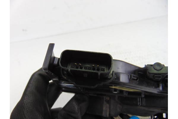 Cerradura puerta delantera derecha, Kia Rio (Yb) Business 2017