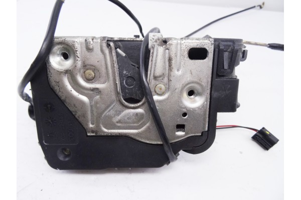 Cerradura puerta delantera derecha, Mercedes-benz Clase C (Bm 203) Berlina 270 Cdi (203.016) 2001, 2037200435